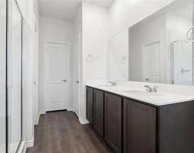 2041 Juniper Pass Way - Photo Thumbnail 9