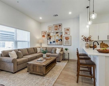 820 W Mcleroy Boulevard - Photo Thumbnail 19