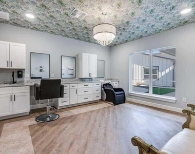 820 W Mcleroy Boulevard - Photo Thumbnail 7