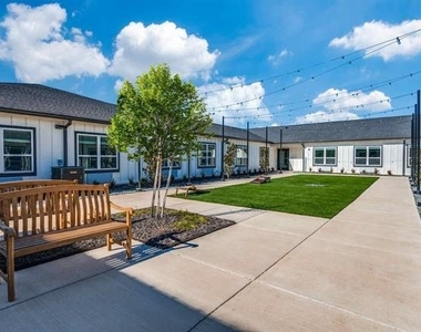 820 W Mcleroy Boulevard - Photo Thumbnail 10