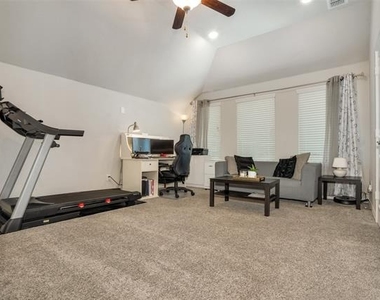 7915 Sunflower Lane - Photo Thumbnail 13
