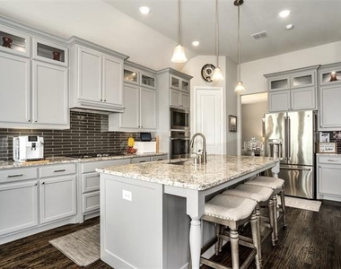 7915 Sunflower Lane - Photo Thumbnail 4