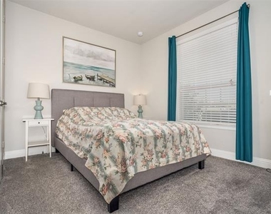 7915 Sunflower Lane - Photo Thumbnail 8