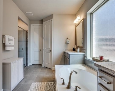 7915 Sunflower Lane - Photo Thumbnail 7