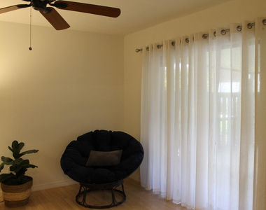 301 Se Castle Court - Photo Thumbnail 9