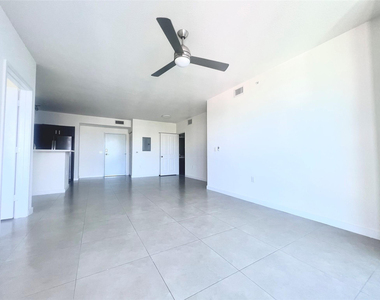 729 Nw 2 Street - Photo Thumbnail 2