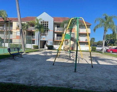 18860 Nw 57th Avenue - Photo Thumbnail 6