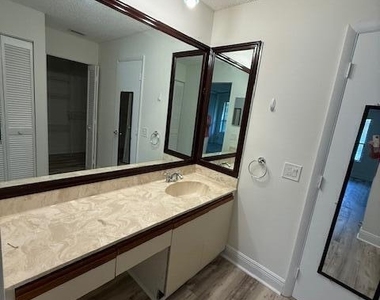 9256 Sabal Ridge Circle - Photo Thumbnail 6