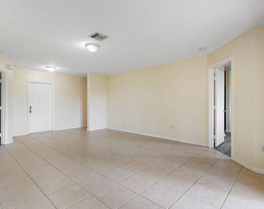 8460 Nw 40th Street - Photo Thumbnail 9