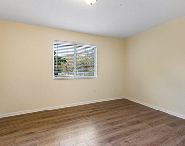 8460 Nw 40th Street - Photo Thumbnail 13