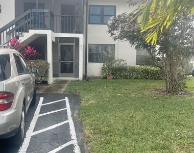 7178 Golf Colony Court - Photo Thumbnail 13