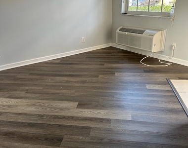 8336 Mulligan Circle - Photo Thumbnail 2