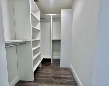 110 Sw 12 Street - Photo Thumbnail 8