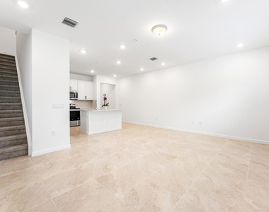 4333 Efendi Drive - Photo Thumbnail 4