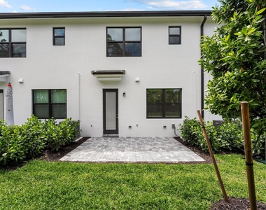 4333 Efendi Drive - Photo Thumbnail 1
