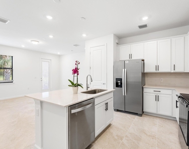 4333 Efendi Drive - Photo Thumbnail 8