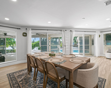 8110 W Lake Drive - Photo Thumbnail 15