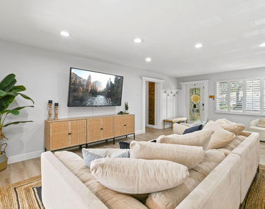 8110 W Lake Drive - Photo Thumbnail 8