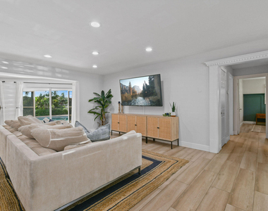 8110 W Lake Drive - Photo Thumbnail 7