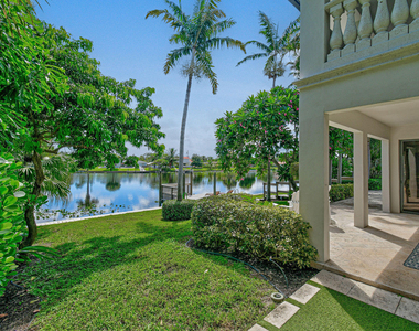 8110 W Lake Drive - Photo Thumbnail 47