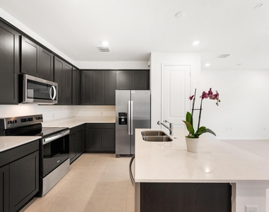 4315 Efendi Drive - Photo Thumbnail 2