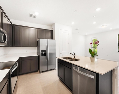 4315 Efendi Drive - Photo Thumbnail 10