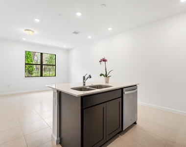 4315 Efendi Drive - Photo Thumbnail 12