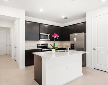 4315 Efendi Drive - Photo Thumbnail 7