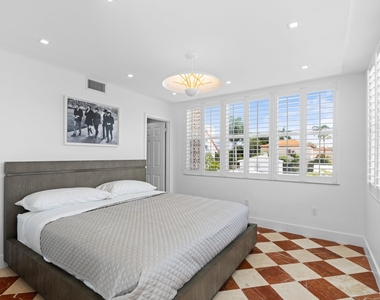 401 Peruvian Avenue - Photo Thumbnail 4