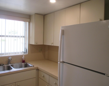 2951 Ashley Drive W - Photo Thumbnail 3