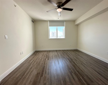 110 Sw 12th Street - Photo Thumbnail 6