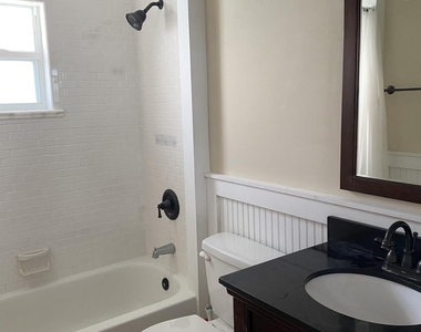 1057 Sw Spruce Street - Photo Thumbnail 8