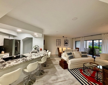 12692 Shoreline Drive - Photo Thumbnail 8
