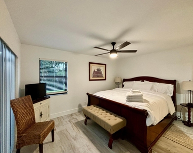 12692 Shoreline Drive - Photo Thumbnail 17