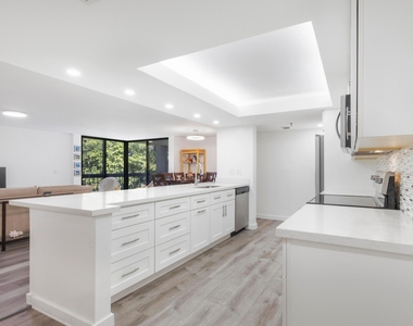 955 Egret Circle - Photo Thumbnail 7