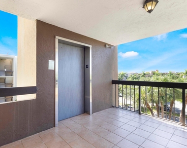 955 Egret Circle - Photo Thumbnail 36