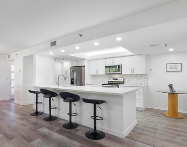 955 Egret Circle - Photo Thumbnail 3