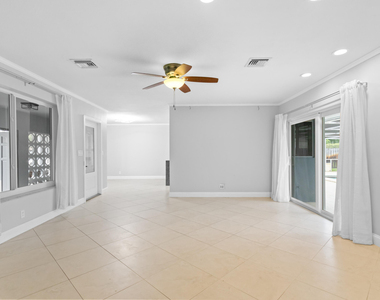 5281 Sw 4th Court - Photo Thumbnail 11