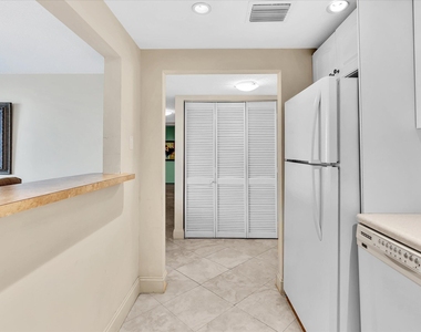1421 S Ocean Boulevard - Photo Thumbnail 2