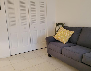 351 Markham P - Photo Thumbnail 12