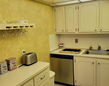 351 Markham P - Photo Thumbnail 2