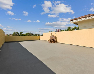 1416 Ne 4th Court - Photo Thumbnail 17