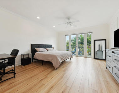 1416 Ne 4th Court - Photo Thumbnail 9