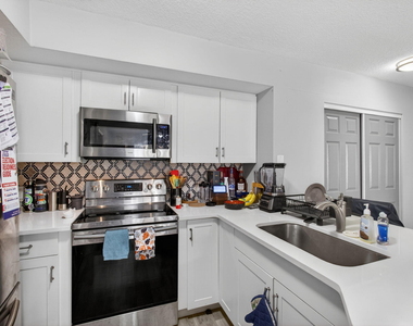 4211 San Marino Boulevard - Photo Thumbnail 3
