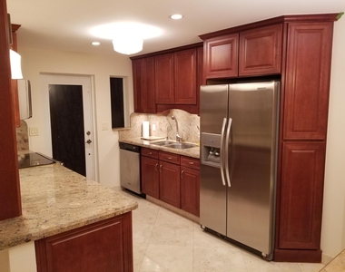 2857 Ne 32nd Street - Photo Thumbnail 2