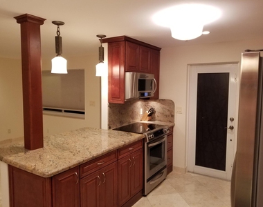 2857 Ne 32nd Street - Photo Thumbnail 3