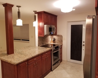 2857 Ne 32nd Street - Photo Thumbnail 4