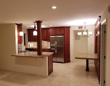 2857 Ne 32nd Street - Photo Thumbnail 1