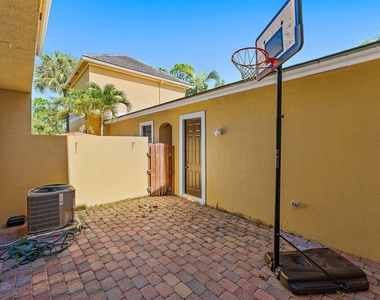 150 Lismore Lane - Photo Thumbnail 11