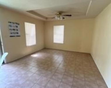 2921 Sw 28th Street - Photo Thumbnail 3